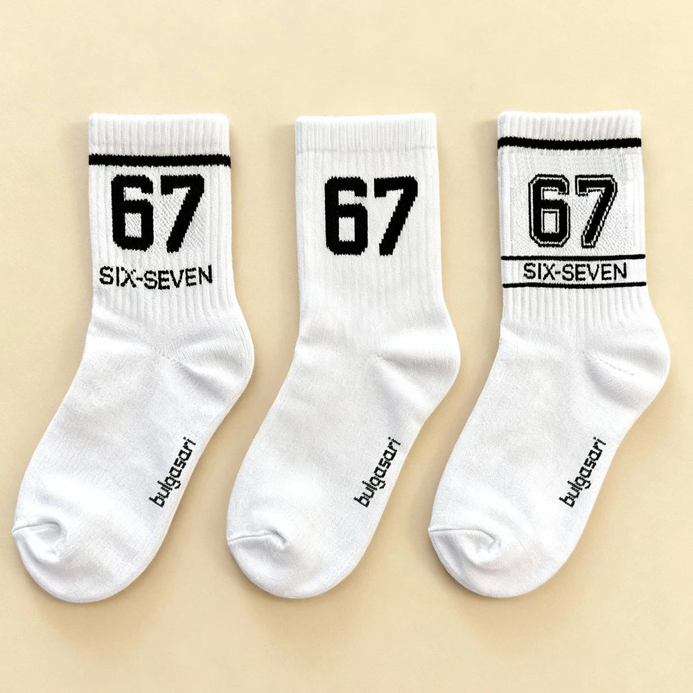 גרבי ספורט חצי ארוכות אופנתיות עם הדפס "87" לילדים ונוער (גילאי 7-12) – הזמינו עכשיו! جوارب رياضية متوسطة الطول وعصرية مع طبعة "87" للأطفال والشباب (عمر 7-12 سنة)